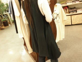 ネコテベスト後姿